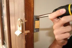 Locksmith Key Store Plant City, FL 813-321-7461 - lock-opening